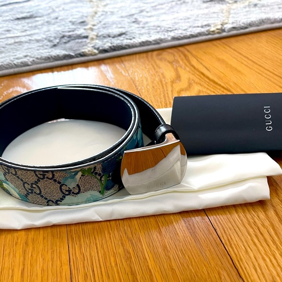 Gucci floral belt authentic - Picture 1 of 6